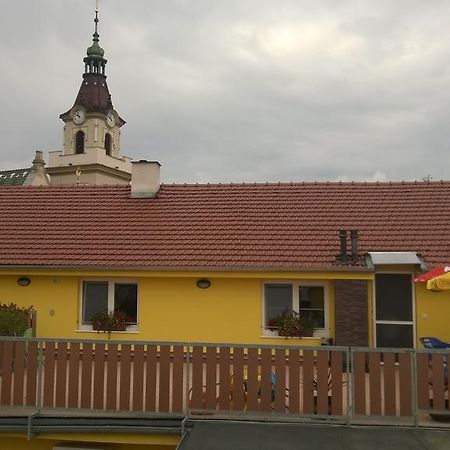 Penzion Toscana Lanžhot Buitenkant foto